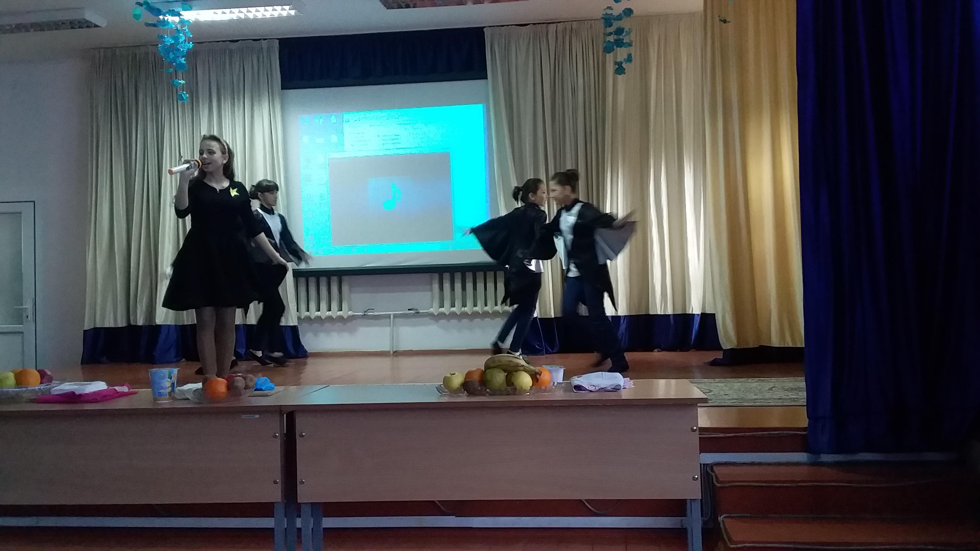 Конкурс "А ну-ка, девочки"