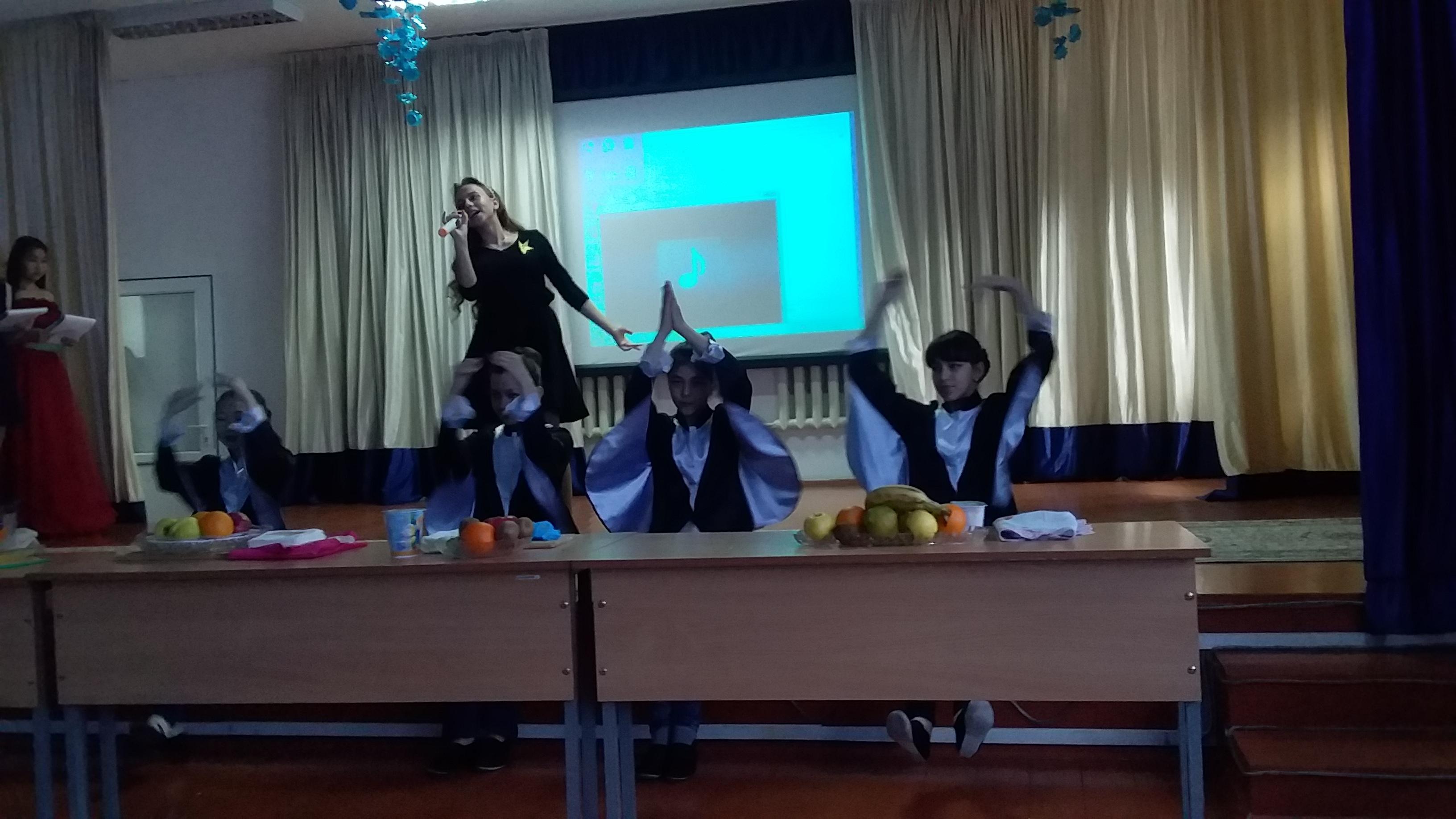 Конкурс "А ну-ка, девочки"