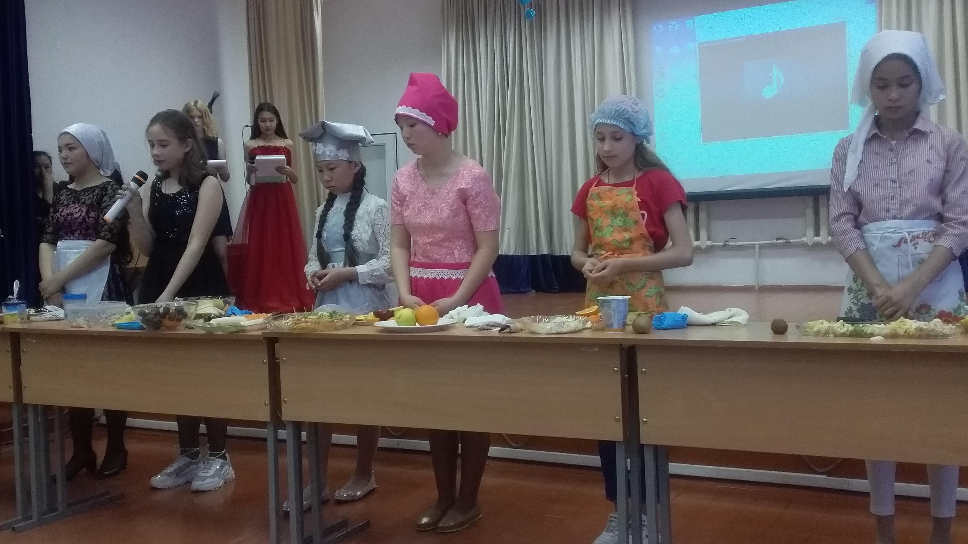 Конкурс "А ну-ка, девочки"