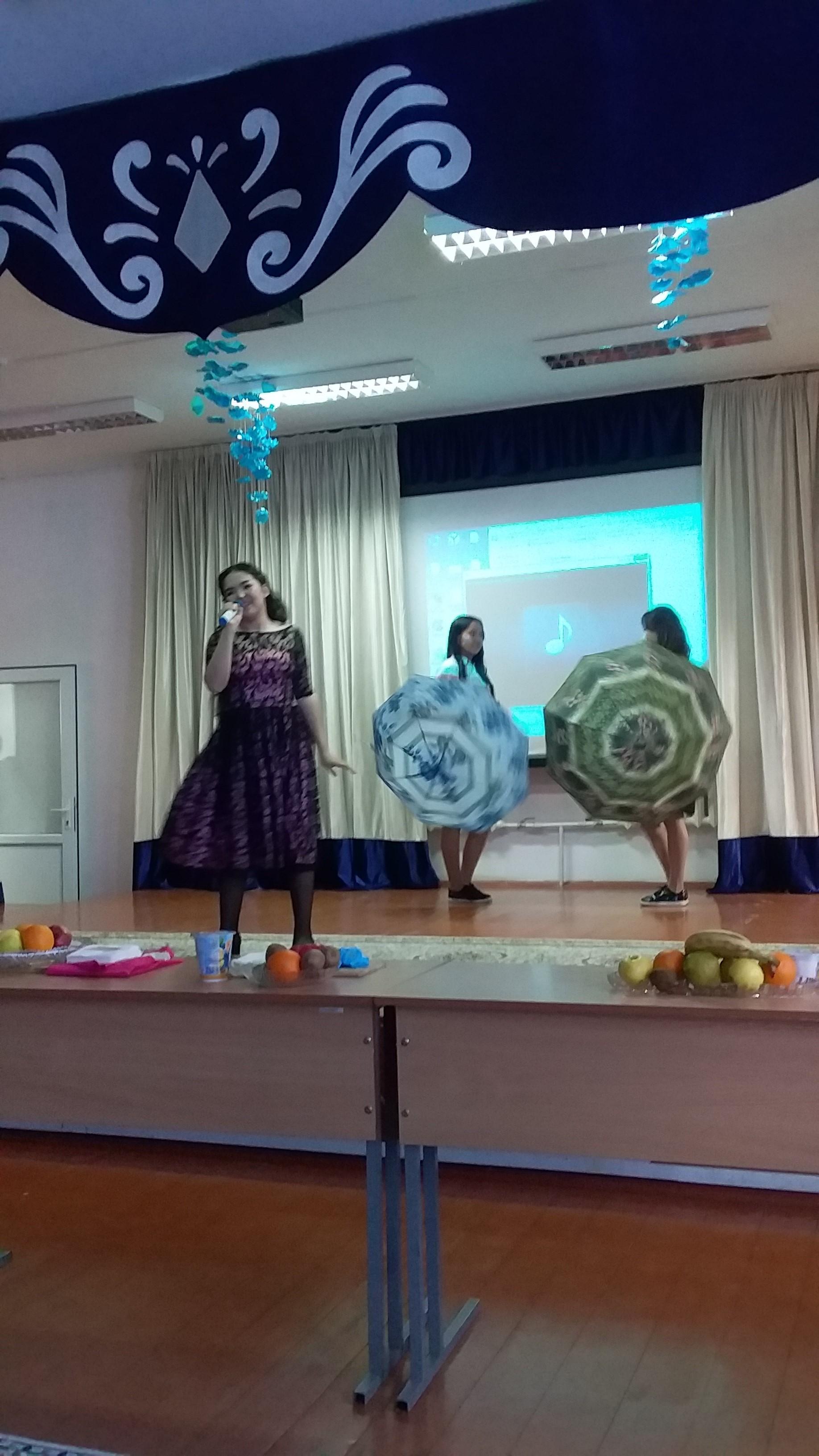 Конкурс "А ну-ка, девочки"