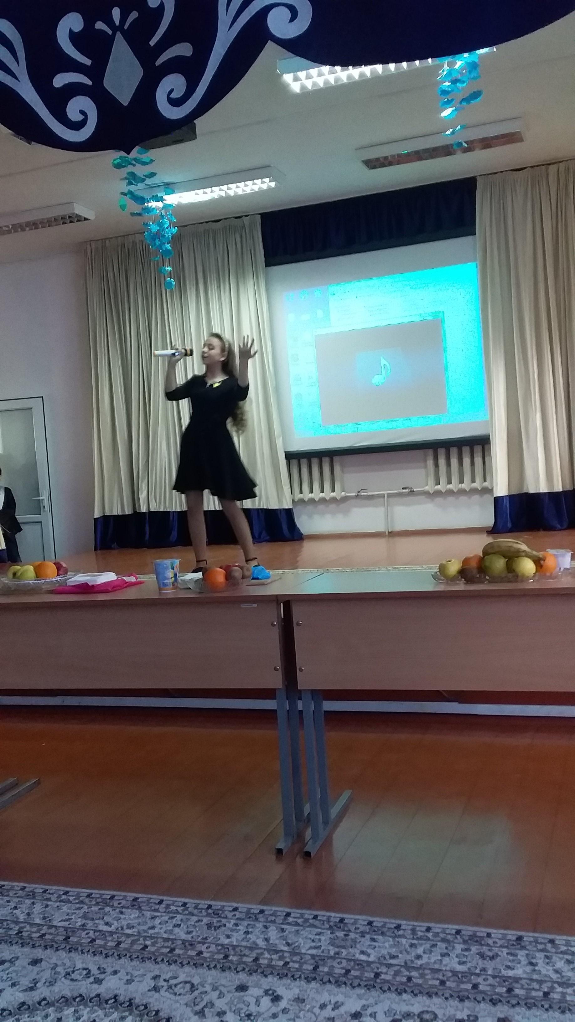 Конкурс "А ну-ка, девочки"