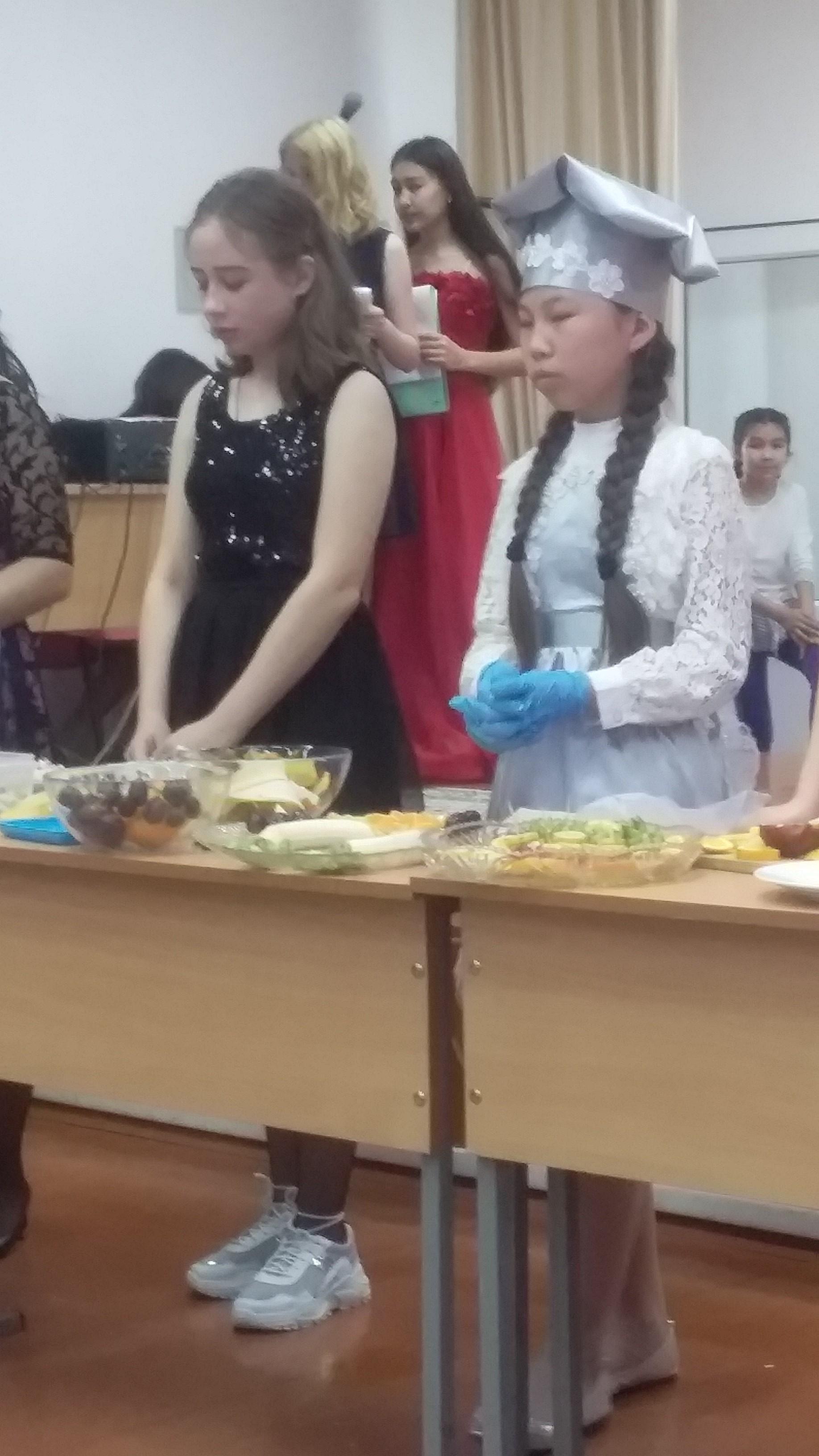 Конкурс "А ну-ка, девочки"