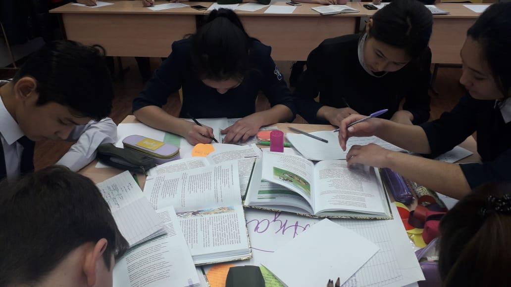 Қазақ тілі мен әдебиеті пәнінің айлығы