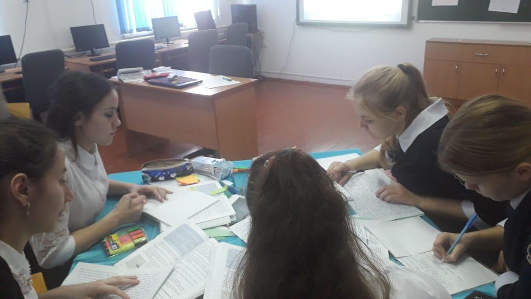 Қазақ тілі мен әдебиеті пәнінің айлығы