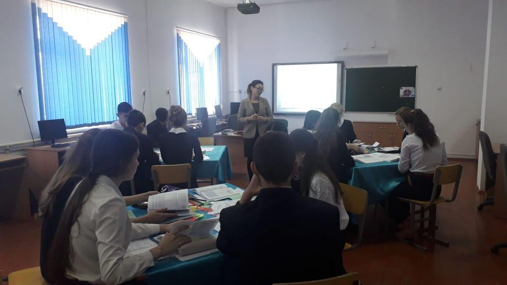 Қазақ тілі мен әдебиеті пәнінің айлығы