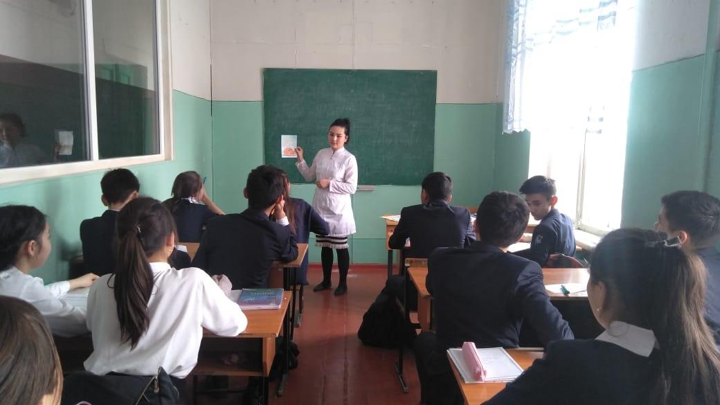 "Ы́стық тамақтың адам денсаулығына пайдасы" тақырыбында медбике А.Уразбаева баяндама оқыды.