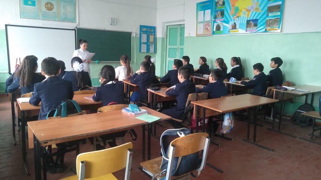 "Ы́стық тамақтың адам денсаулығына пайдасы" тақырыбында медбике А.Уразбаева баяндама оқыды.