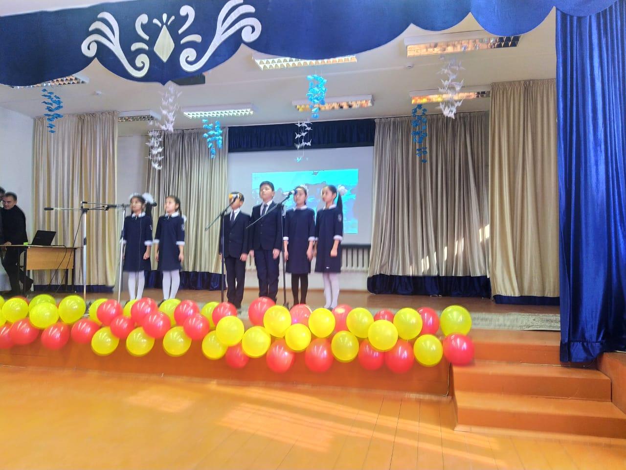 Конкурс патриотической песни среди учащихся 8-11 классов