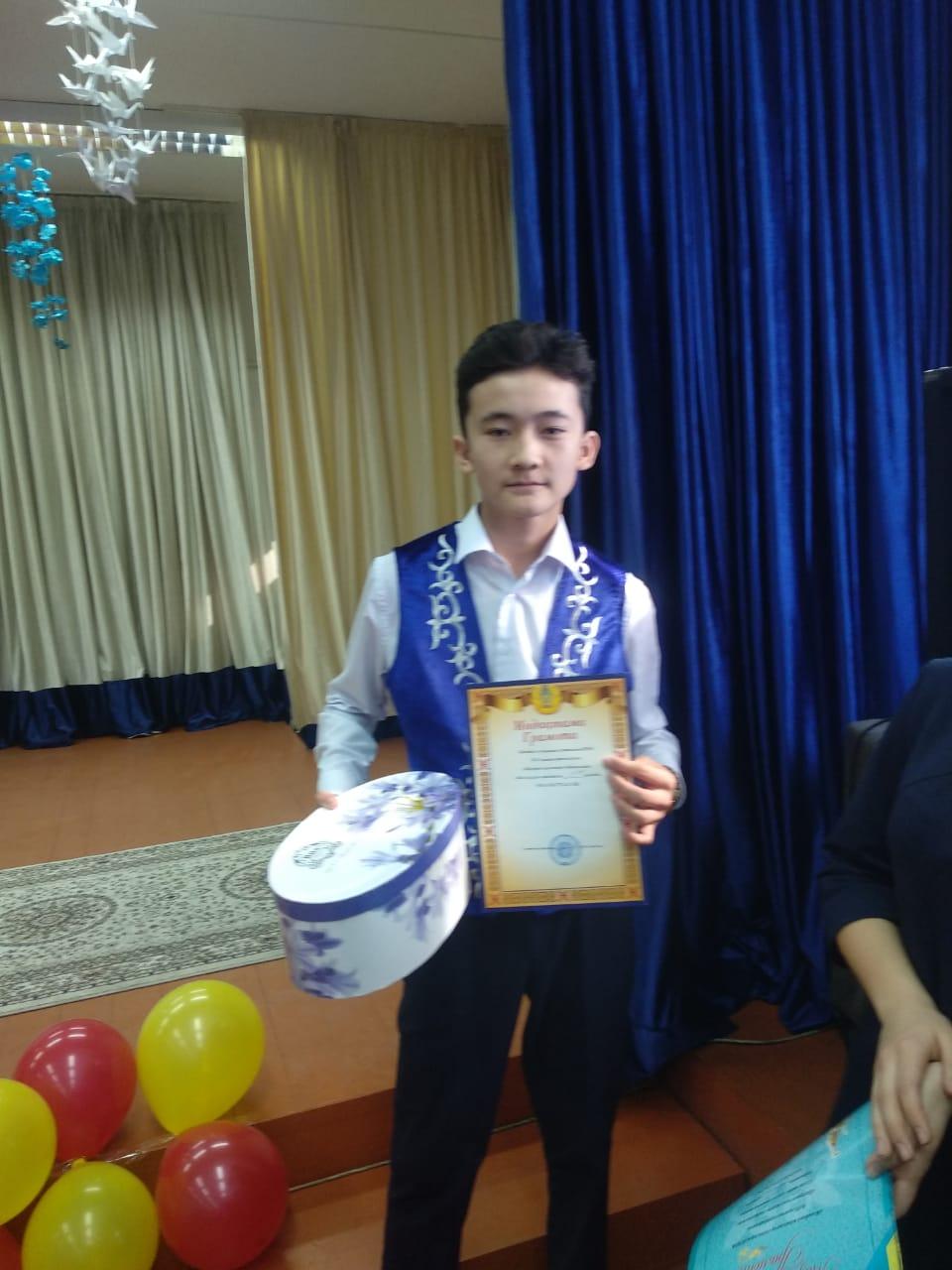 Конкурс патриотической песни среди учащихся 8-11 классов