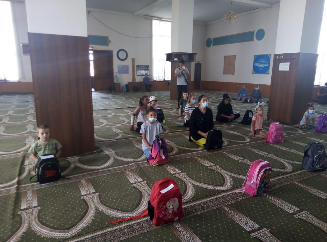 Аз қамтылған,көпбалалы отбасынан шыққан оқушыларға демеушілік есебінен әлеуметтік көмек ұйымдастыру туралы  Мәлімет